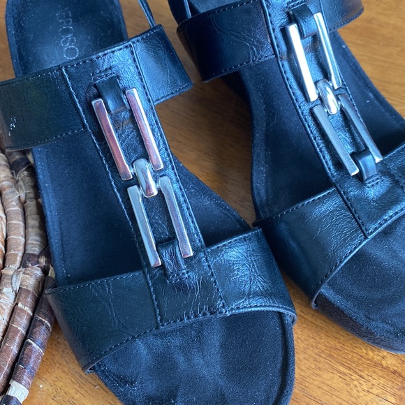 Aerosoles Black Wedge Sandals Size 7 1/2. Velcro strap closure. Soft insole. - Picture 2 of 8